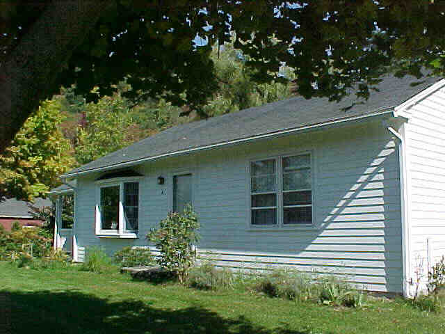 Building photograph for 4 PINETREE RIDGE